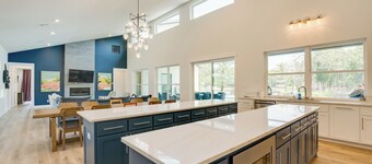 Relax Fireside! Waterfront Malakoff Home w/ Pool