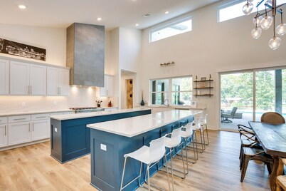 Fire Pit, Pool! Family Malakoff Gem on Cedar Creek