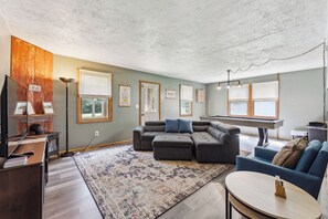 Smart TV, fireplace, video games, DVD player