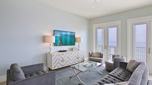 Smart-TV, Kamin, Stereoanlage