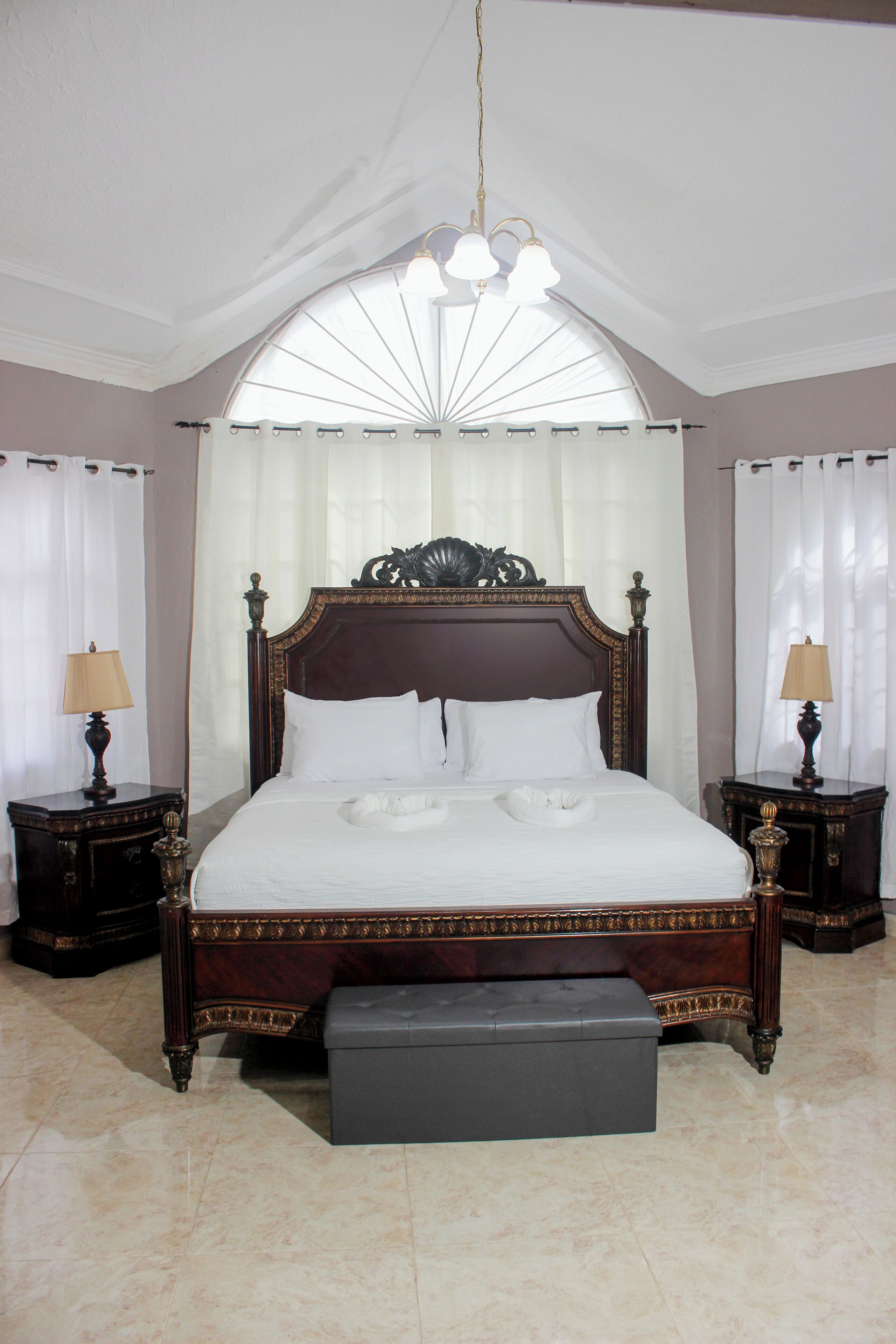 2 habitaciones, tabla de planchar con plancha y wifi gratis 