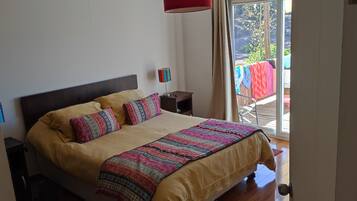 6 bedrooms, WiFi, bed sheets