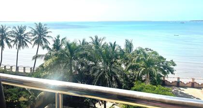 Sunny Waterfront Apartment