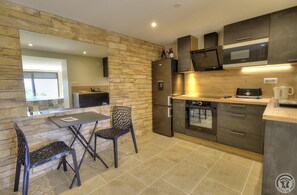 Réfrigérateur, micro-ondes