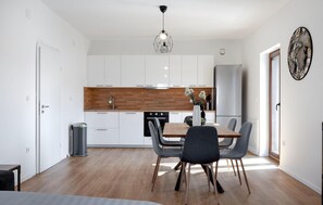 Dining - Lovely apartment in Brodarica with WiFi (Brodarica)