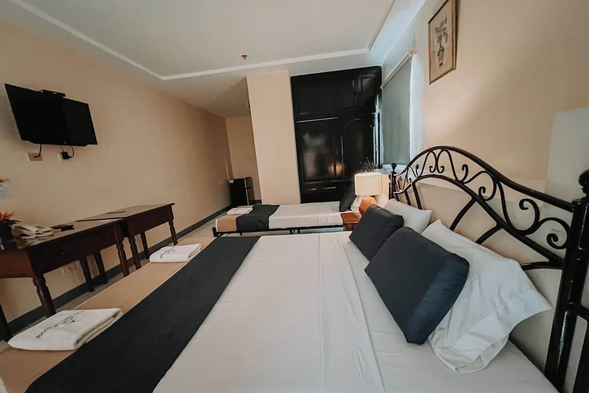 Suite Deluxe, plusieurs lits | Literie hypoallergénique, Wi-Fi gratuit
