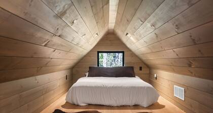 Hidden Acres Vestur Cabin