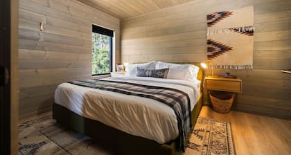 Hidden Acres Vestur Cabin