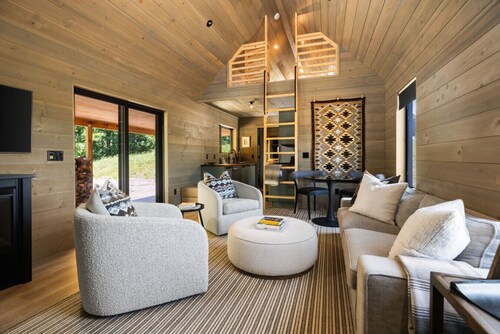 Hidden Acres - Austur Cabin