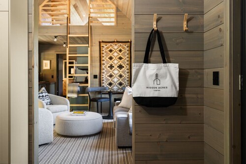 Hidden Acres - Austur Cabin