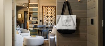 Hidden Acres - Austur Cabin