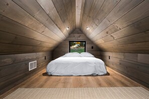 2 bedrooms, travel crib, free WiFi, bed sheets