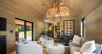 Hidden Acres - Austur Cabin