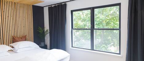 3 Schlafzimmer, Schreibtisch, Bügeleisen/Bügelbrett, Reisekinderbett