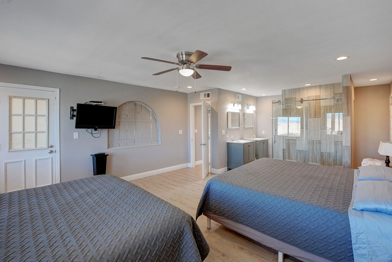 Photo - Private Vacation Villa with Vaulted Ceiling & Spacious Patio - 1646