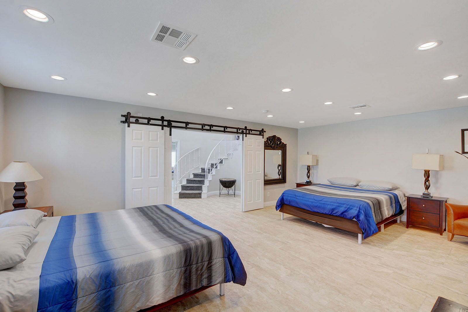 Photo - Private Vacation Villa with Vaulted Ceiling & Spacious Patio - 1646