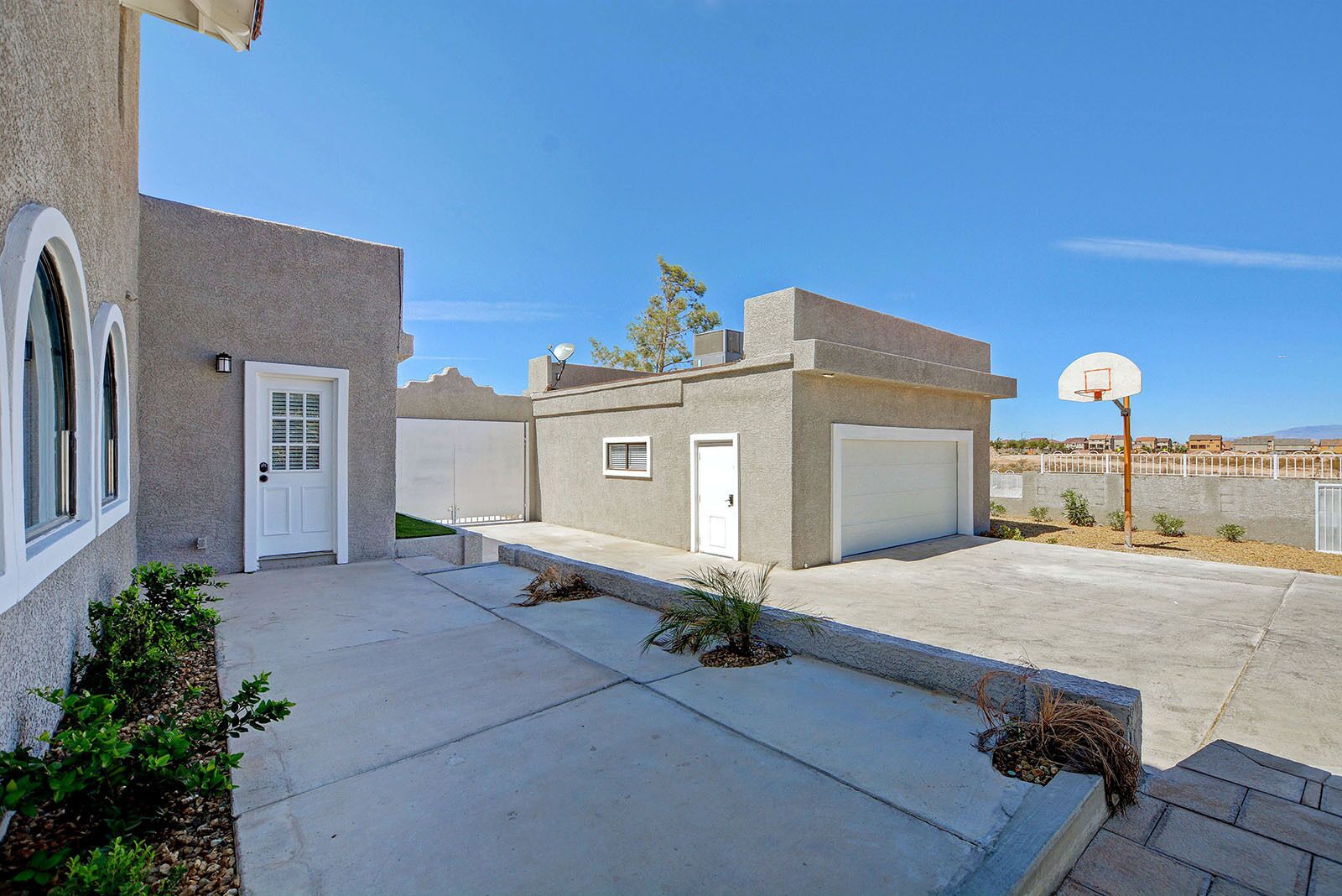 Photo - Private Vacation Villa with Vaulted Ceiling & Spacious Patio - 1646