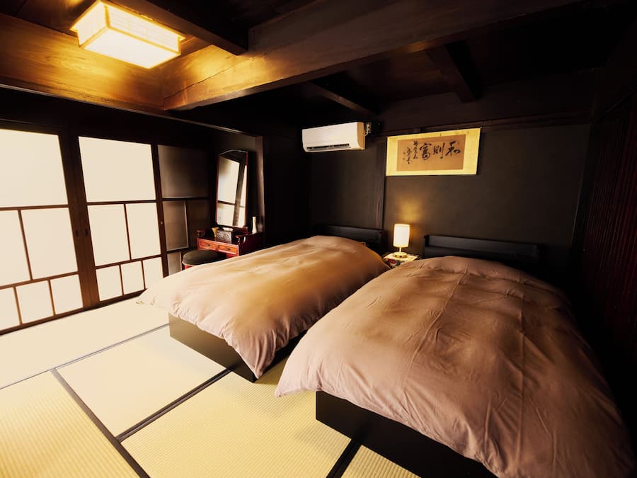 Down duvets, individually decorated, individually furnished, desk