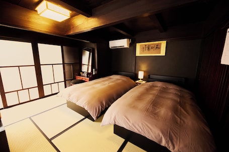 Edredons de pluma, individualmente decorados, individualmente mobiliados. ikuha bettei toraya