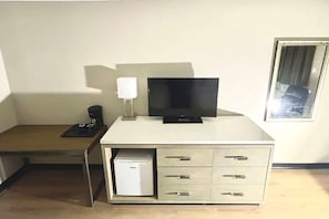 Desk, laptop workspace, blackout curtains, iron/ironing board - Super 8 by Wyndham Blythe (Blythe)