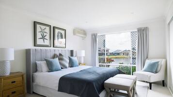 4 Schlafzimmer, Schreibtisch, Bügeleisen/Bügelbrett, kostenloses WLAN