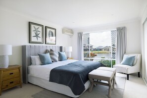 4 Schlafzimmer, Schreibtisch, Bügeleisen/Bügelbrett, kostenloses WLAN