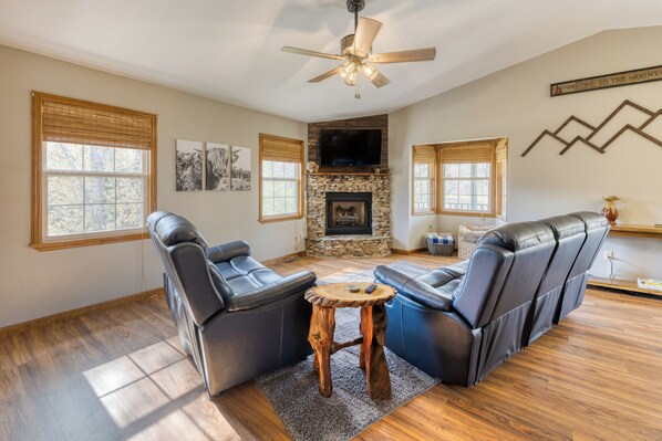 Smart TV, fireplace, video games