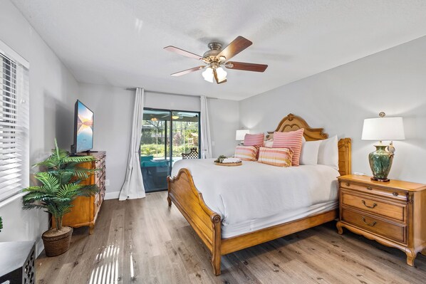 4 bedrooms, desk, iron/ironing board, travel crib