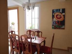 Dining - Relax House (La Concepción)