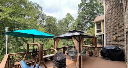 Tranquility Hideaway - King Beds, Pets Allowed
