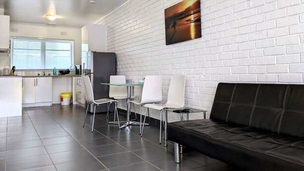 Interior - *PROMO!* Next to Train Station! (Oak Park)