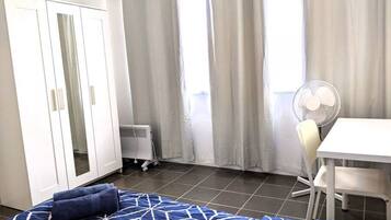 2 bedrooms, desk, iron/ironing board, free WiFi