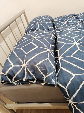 2 bedrooms, desk, iron/ironing board, free WiFi