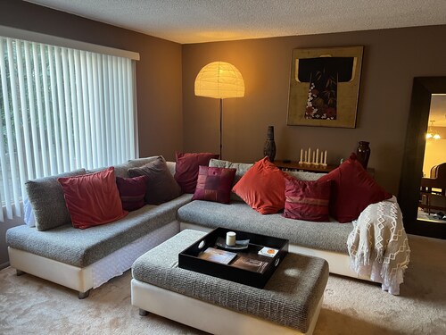 West Hollywood Condo In the heart of West Holllywood! Walk to everything!