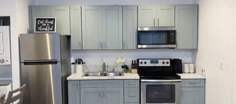 Beach Rental 3 Blocks to Beach! WIFI, Cable, A/C, and More!