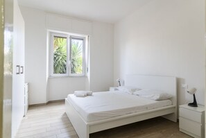 2 chambres, fer et planche à repasser, accès Internet