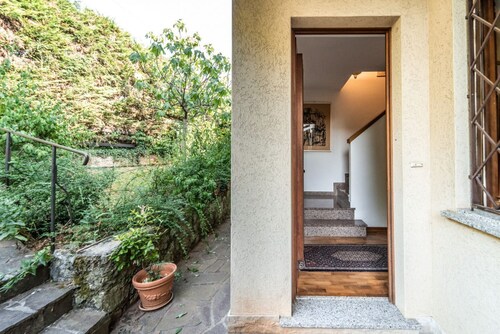 Visogliano Roomy Apt w/ Terrace near the Station