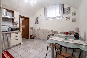 Dining - University and San Marco Cozy Apartment (Firenze)