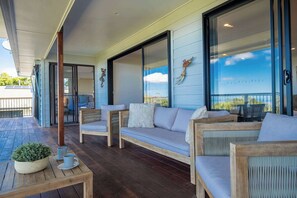 Terrace/patio - Family Home on the Mountain (Tamborine Mountain)