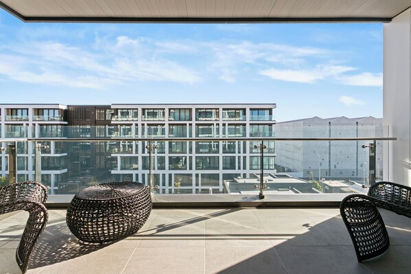 Deluxe Apartment | Balcony