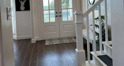 4 Bedroom Farmhouse on Private 148 acres with 5 Ponds