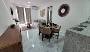 Apartment, 2 Bedrooms, Balcony, Garden View | Living area