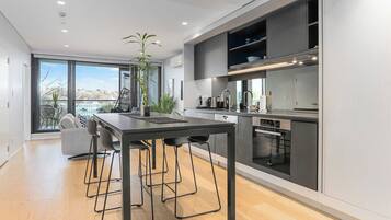 Deluxe Apartment | In-room dining