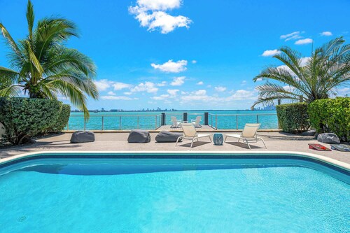 Best Bayfront View Villa with Heated Pool