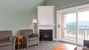 TV, fireplace, offices