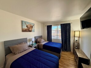 2 bedrooms, iron/ironing board, free WiFi, bed sheets