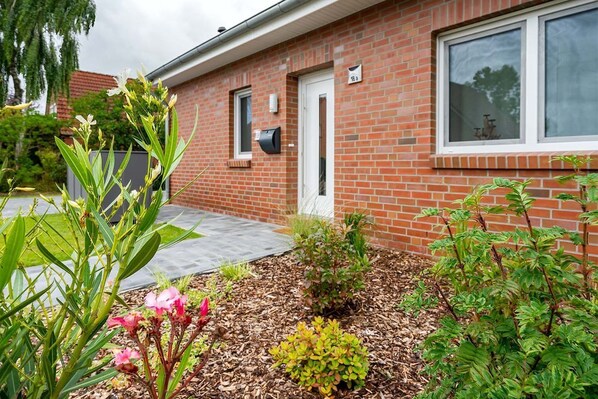 صورة غير مصنفة، 1 من 32، زرّ