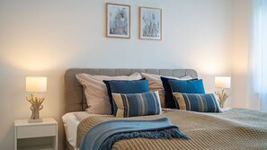 3 bedrooms, desk, iron/ironing board, WiFi