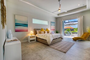 4 bedrooms, iron/ironing board, travel crib, free WiFi - VILLA FOURTASTIC VIEW – HEATED POOL & SPA | GULF ACCESS | BOAT RENTAL + TOURS VOUCHER INCL. (Cape Coral)