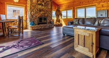 Teal Door Escape- country living close to town